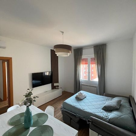 Soleo Guesthouse Monza Esterno foto