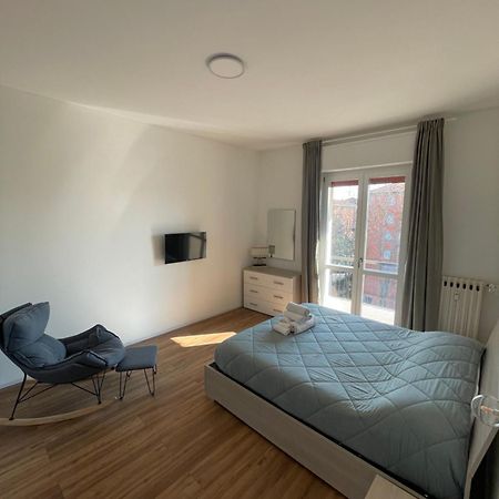Soleo Guesthouse Monza Esterno foto