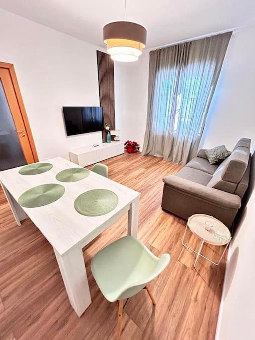 Soleo Guesthouse Monza Esterno foto