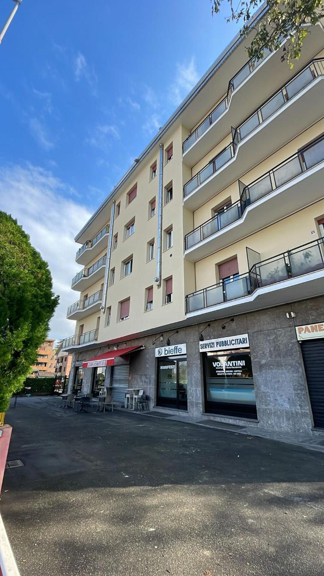 Soleo Guesthouse Monza Esterno foto