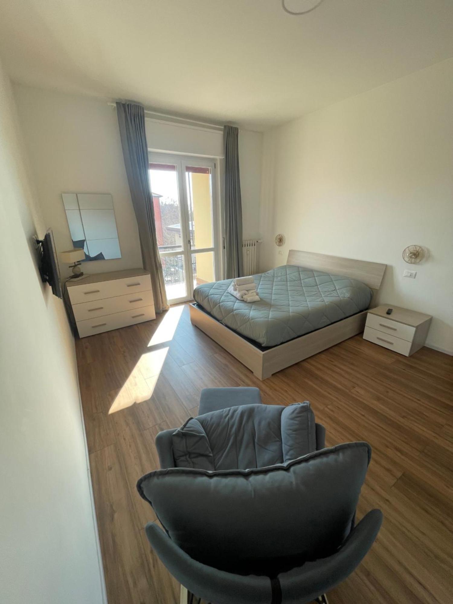 Soleo Guesthouse Monza Esterno foto