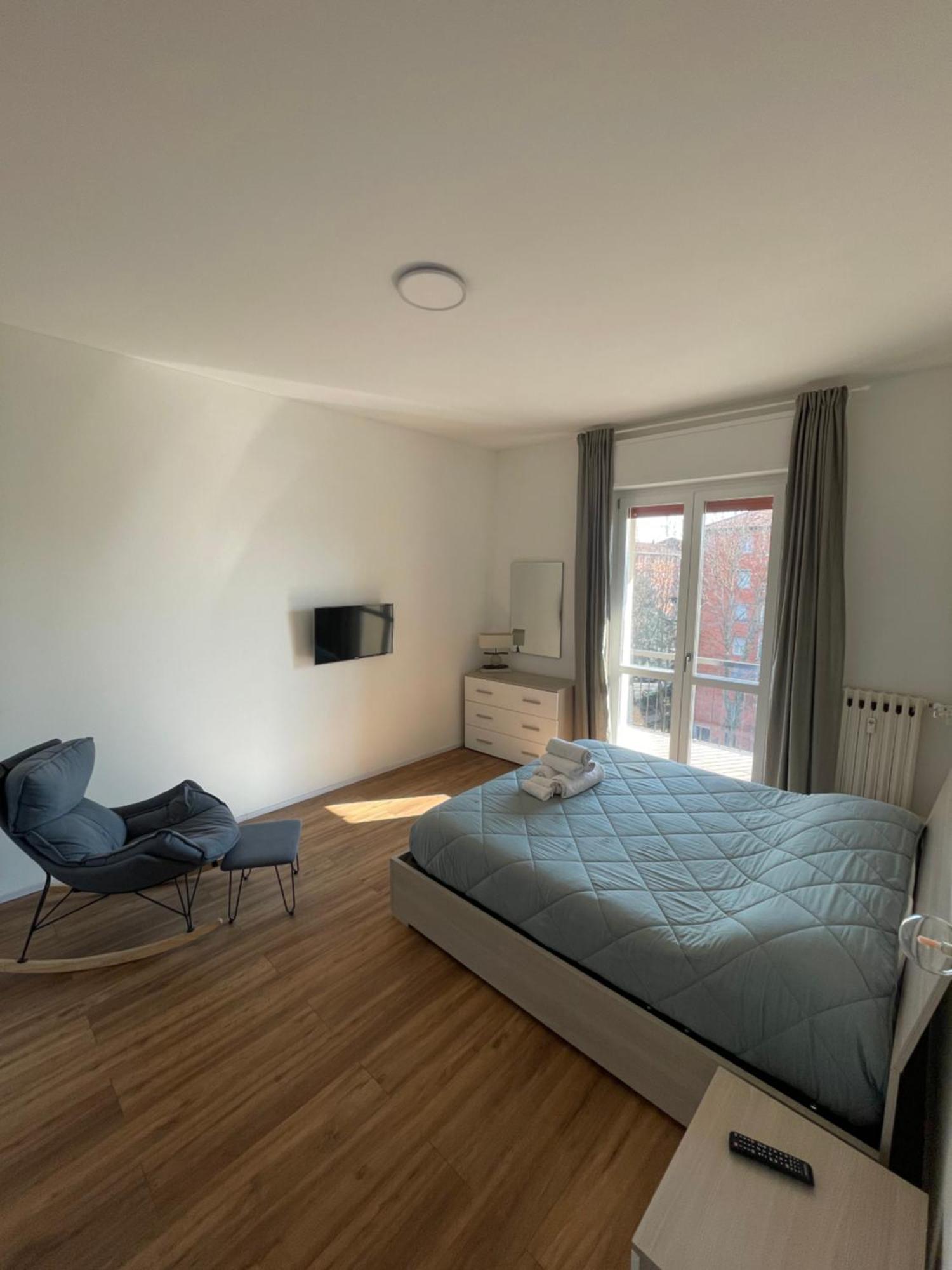 Soleo Guesthouse Monza Esterno foto